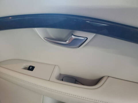 2016 Volvo XC70 T5 Drive-E Platinum