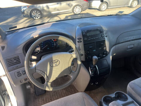 2009 Toyota Sienna CE 7-Passenger