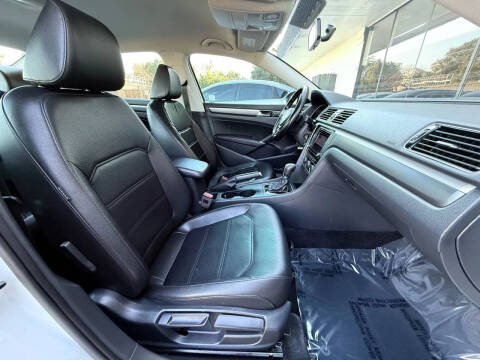 2017 Volkswagen Passat 1.8T R-Line