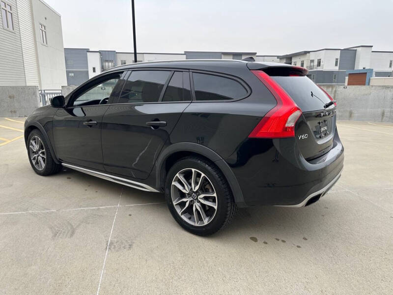 2016 Volvo V60 Cross Country T5 Platinum