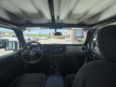 2025 Jeep Gladiator NightHawk