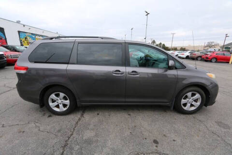2011 Toyota Sienna LE 8-Passenger