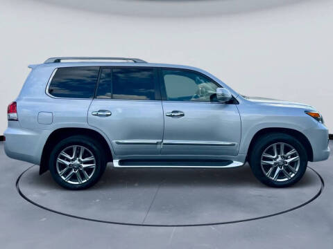 2015 Lexus LX 570