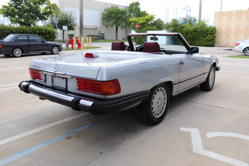 1987 Mercedes-Benz 560-Class 560 SL