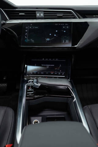 2021 Audi e-tron quattro Premium Plus