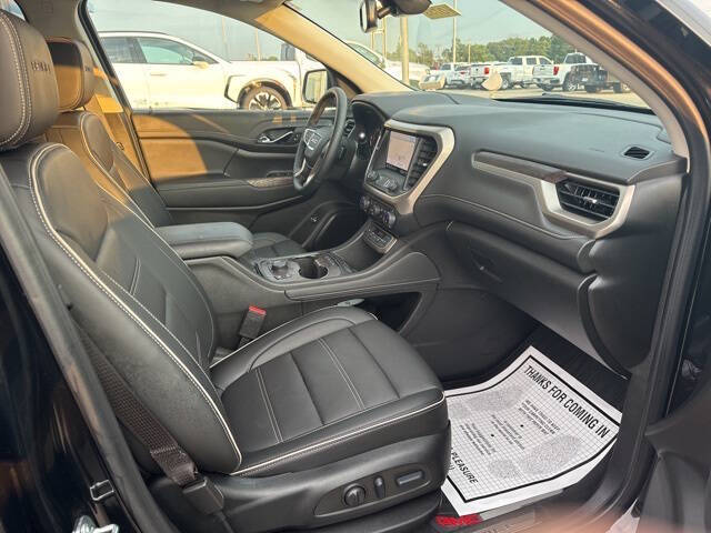 2023 GMC Acadia Denali