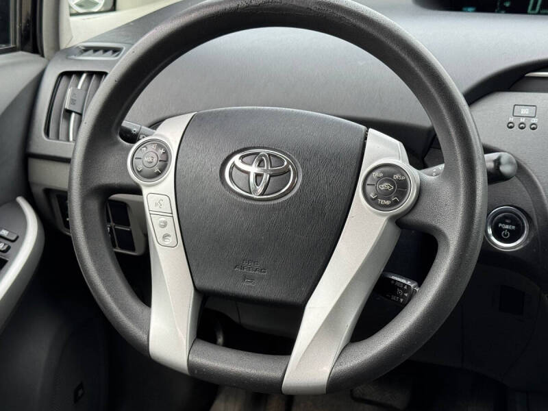 2010 Toyota Prius III