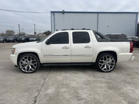 2010 Chevrolet Avalanche for sale at Icon Auto Sales in Houston TX