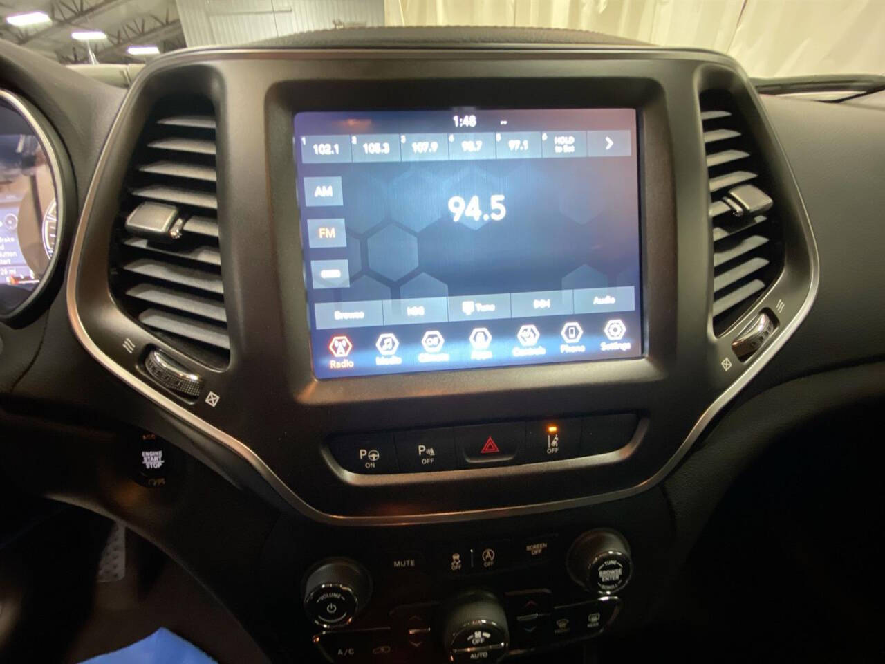 2020 Jeep Cherokee for sale at Victoria Auto Sales in Victoria, MN