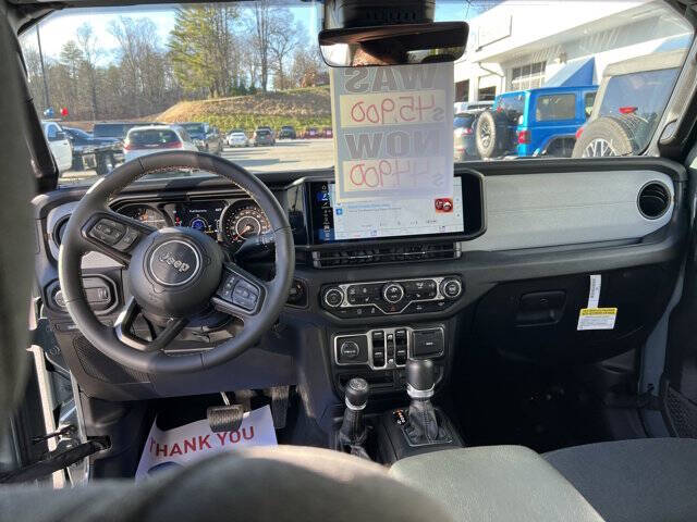 2024 Jeep Gladiator Sport S