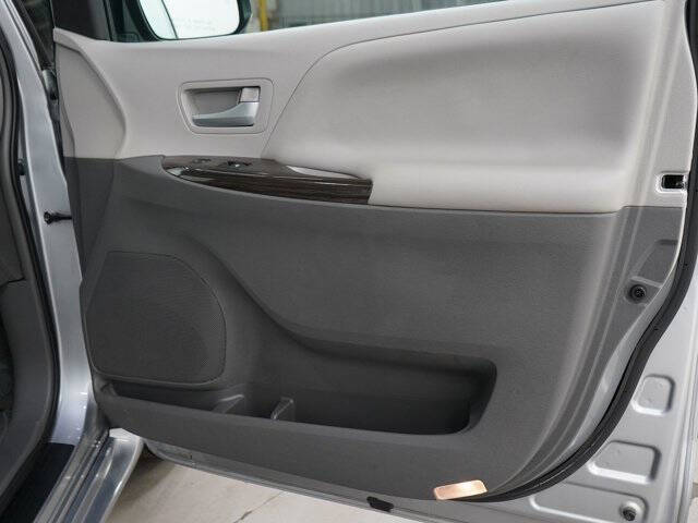 2016 Toyota Sienna