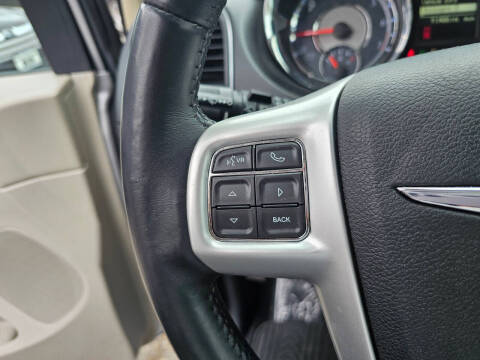 2016 Chrysler Town and Country Touring