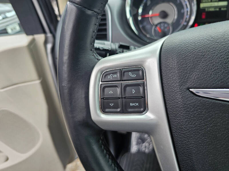 2016 Chrysler Town and Country Touring