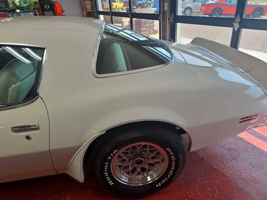 1976 Pontiac Trans Am 12
