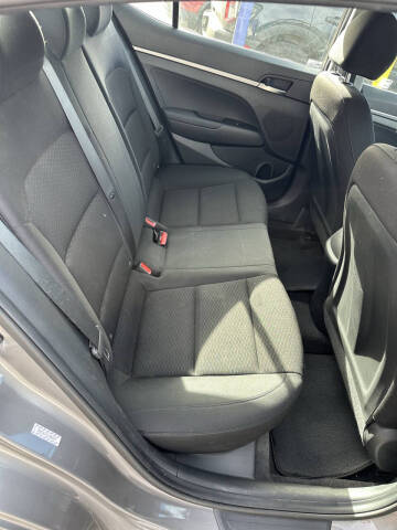 2020 Hyundai Elantra SE