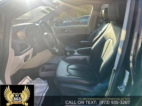 2024 Chrysler Pacifica Touring L