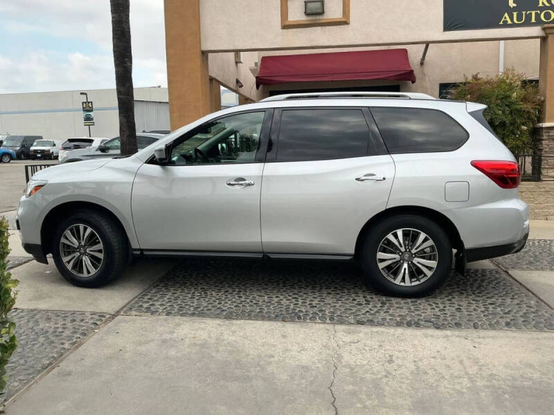 2017 Nissan Pathfinder SL