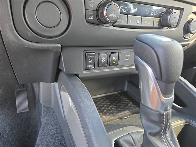 2025 Nissan Frontier SV