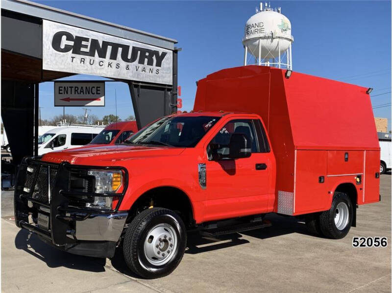 2017 Ford F-350 Super Duty Chassis Cab XL
