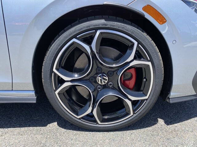 2025 Volkswagen Golf GTI Autobahn