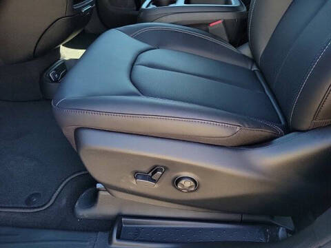 2025 Chrysler Voyager LX