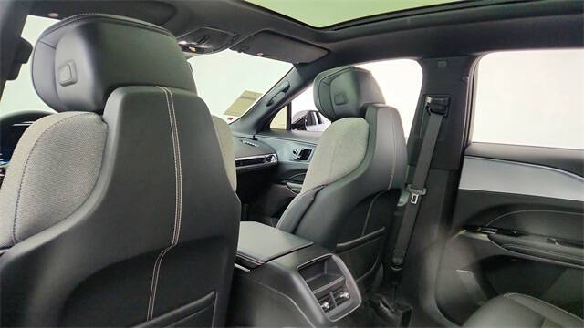 2024 Cadillac LYRIQ Tech