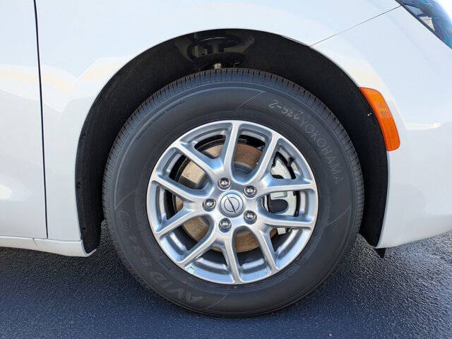 2026 Chrysler Voyager LX