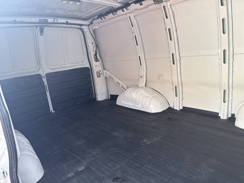 2023 GMC Savana 2500