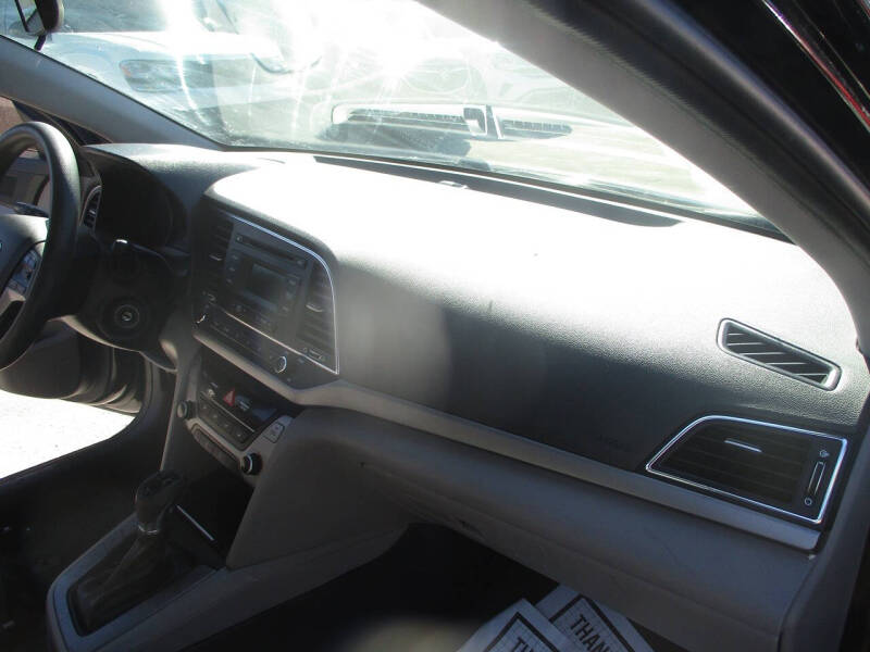 2018 Hyundai Elantra SE