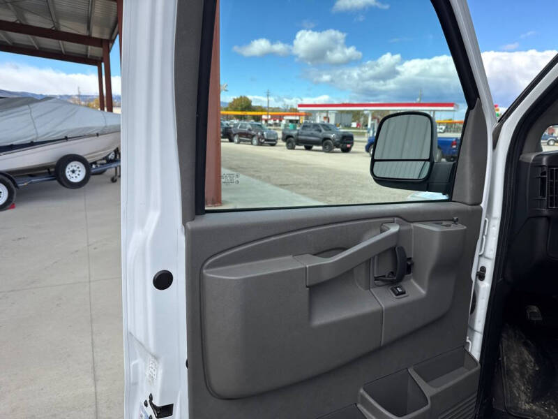 2023 GMC Savana LT 3500