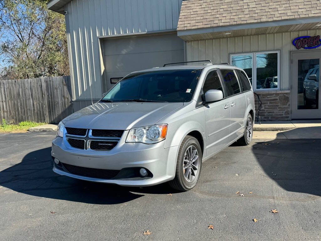 2017 Dodge Grand Caravan for sale at Legit Motors in Elkhart, IN