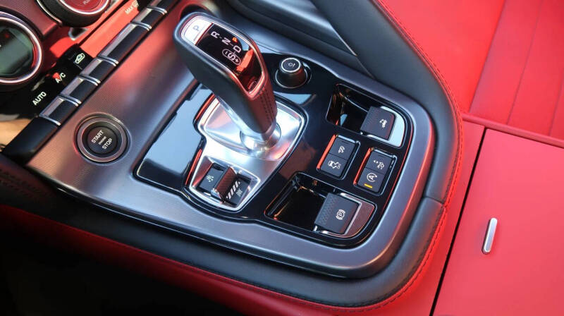 2020 Jaguar F-TYPE R