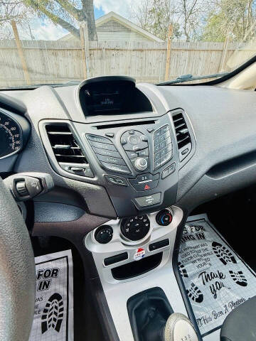 2017 Ford Fiesta SE