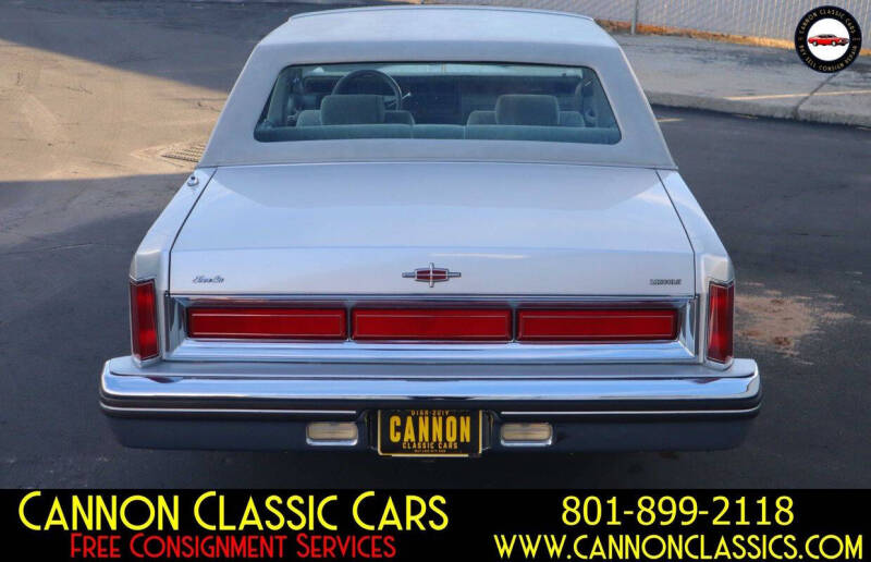 1984 Lincoln Town Car Signature