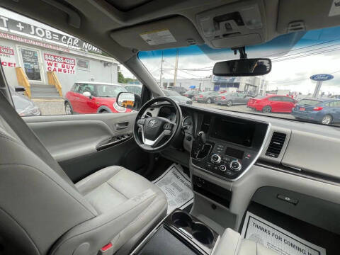 2015 Toyota Sienna