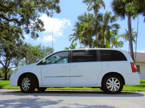 2013 Chrysler Town and Country Touring