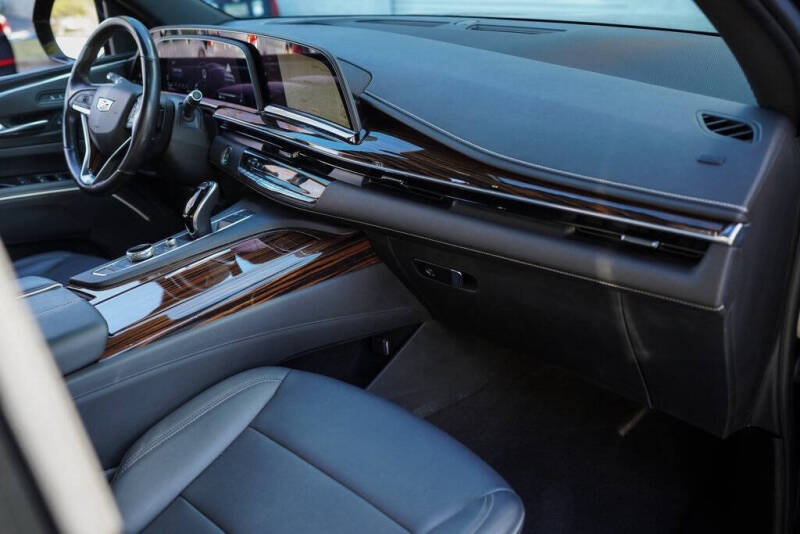 2022 Cadillac Escalade ESV Luxury