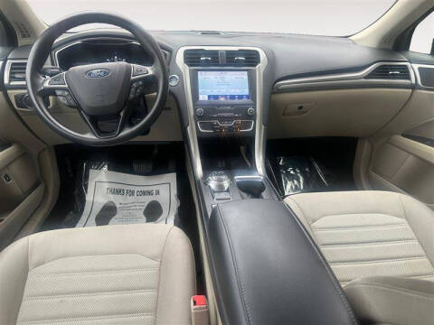 2020 Ford Fusion Hybrid SE