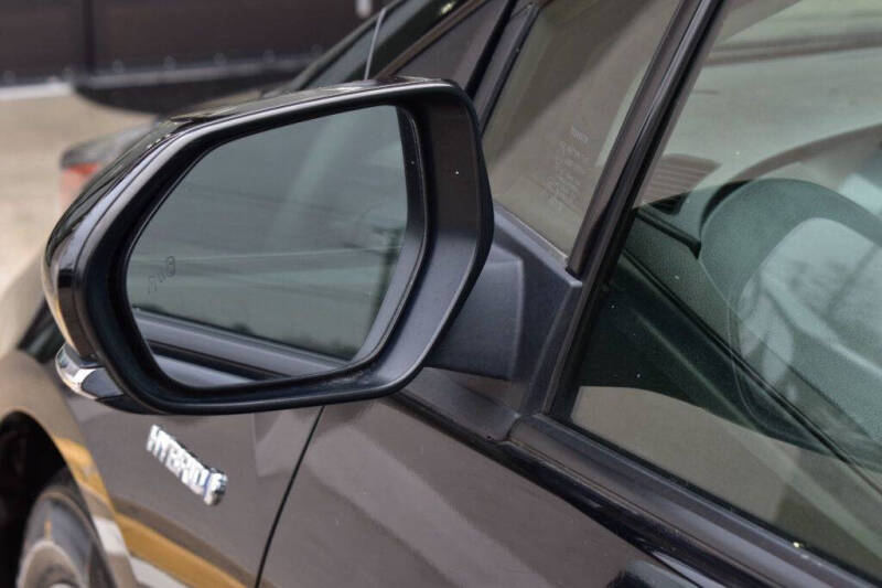 2022 Toyota Prius LE