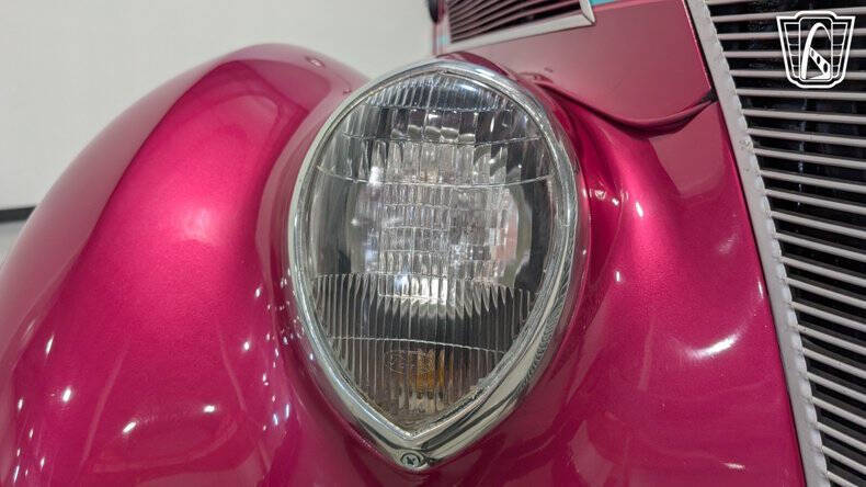 1937 Ford Tudor