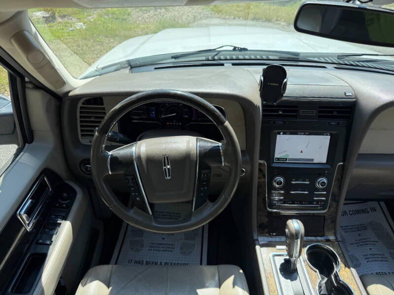 2017 Lincoln Navigator L Select