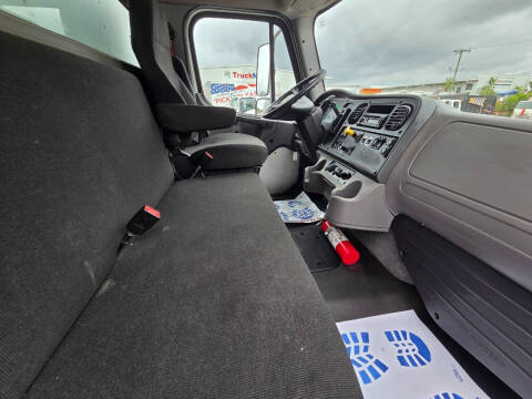 2016 Freightliner M2 106