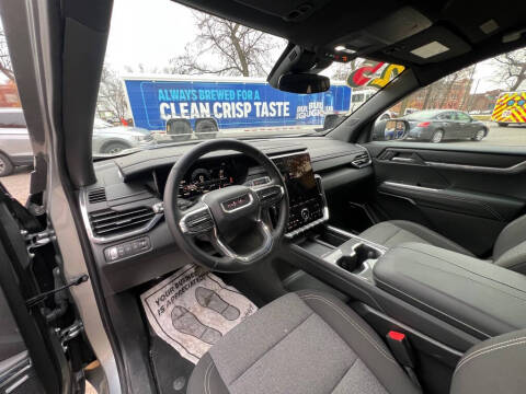 2025 GMC Acadia Elevation