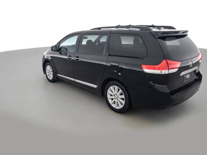 2014 Toyota Sienna Limited 7-Passenger