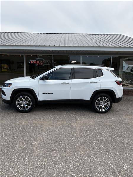 2023 Jeep Compass Latitude Lux