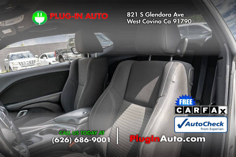 2017 Dodge Challenger SXT