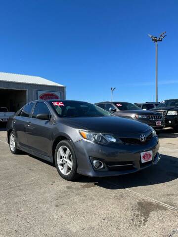 2014 Toyota Camry for sale at UNITED AUTO INC in South Sioux City NE