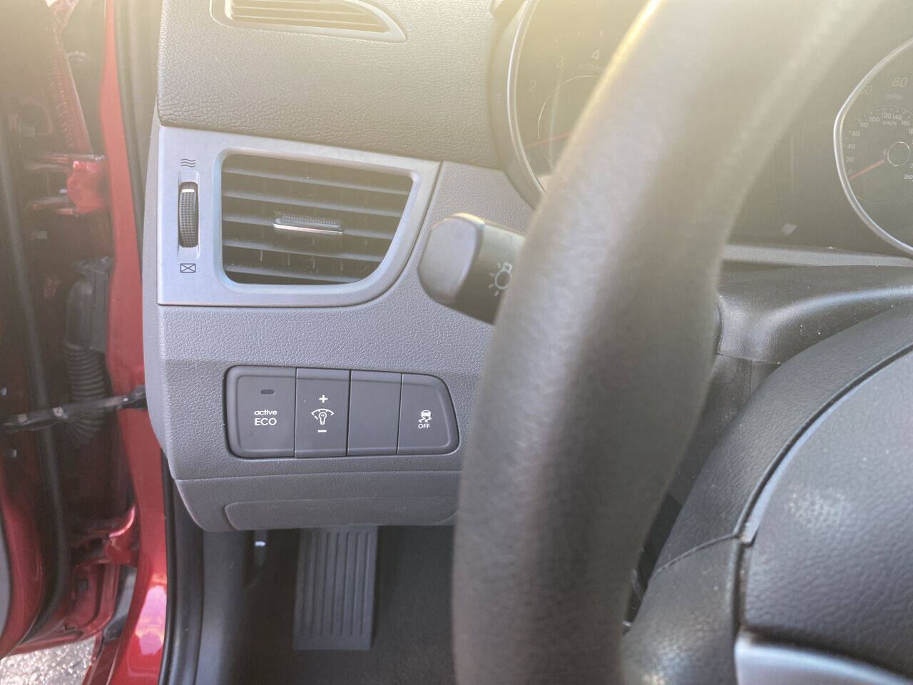 2016 Hyundai Elantra 16