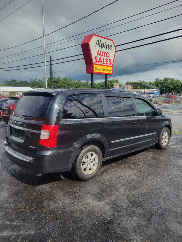 2012 Chrysler Town & Country Touring photo 4