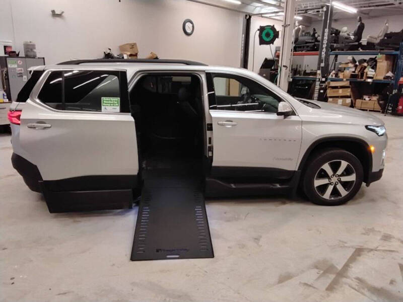 2022 Chevrolet Traverse LT Leather